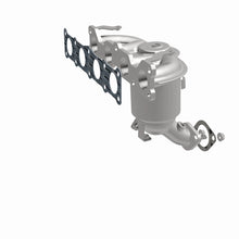 Load image into Gallery viewer, MagnaFlow Direct Fit Catalytic Converter 13-16 Hyundai Santa Fe Sport 2.4L Manifold