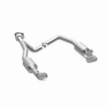 Load image into Gallery viewer, MagnaFlow 2003 Ford E-350 Super Duty 5.4L Direct Fit Converter