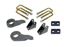 Load image into Gallery viewer, MaxTrac 01-10 GM 1500HD/2500HD/3500HD 2WD/4WD 8 Lug 2.5in/1in Torsion Key Lift Kit