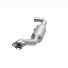 Load image into Gallery viewer, MagnaFlow 18-21 Ford Expedition Left Underbody 3.5L Direct Fit Catalytic Converter