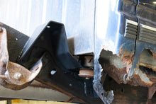 Load image into Gallery viewer, Rust Buster 1988-1998 Chevrolet &amp; GMC C/K 1500 &amp; 2500 Bed and Cab Mount Brackets - Left