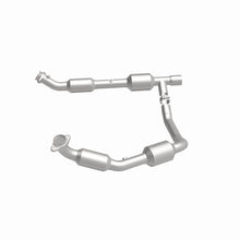 Load image into Gallery viewer, MagnaFlow 2006 Ford E-250 5.4L Direct Fit Converter