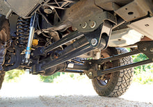 Load image into Gallery viewer, Superlift 08-10 Ford F-250 SuperDuty 4WD Diesel 6in Lift Kit w/ A 4 Link Conversion/Fox 2.0 Shocks