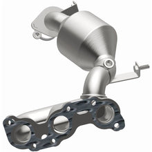 Load image into Gallery viewer, MagnaFlow 04-06 Toyota Sienna 3.3L Direct Fit Converter