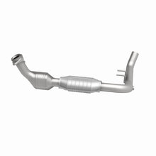 Load image into Gallery viewer, MagnaFlow Direct Fit Catalytic Converter 99-02 Expedition 5.4L 4wd
