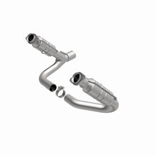Load image into Gallery viewer, MagnaFlow Direct Fit Catalytic Converter 2008 Chrysler Aspen 4.7L/Dodge Durango 4.7L 2WD
