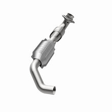 Load image into Gallery viewer, MagnaFlow Direct Fit Catalytic Converter 04-06 F-150 Pickup 5.4L 2WD D/S
