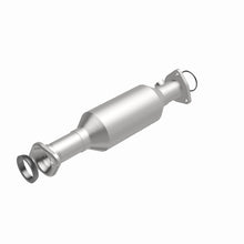Load image into Gallery viewer, MagnaFlow Direct Fit Catalytic Converter 97-01 Honda CR-V 2.0L