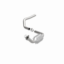 Load image into Gallery viewer, MagnaFlow Direct Fit Catalytic Converter 03-06 Hummer H2 6.0L D/S