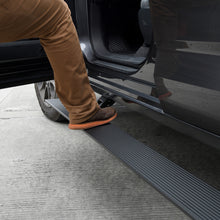 Load image into Gallery viewer, RealTruck 11-22 Ram 2500/3500 CC 4dr VoltStep Electric Running Board Kit (No Drill) - Tex. Blk - GTR Auto