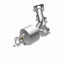 Load image into Gallery viewer, MagnaFlow Direct Fit Catalytic Converter 05-07 Kia Sportage 2.7L Passenger Side