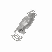 Load image into Gallery viewer, MagnaFlow Direct Fit Catalytic Converter 2003-2006 MONTERO 3.8 L Underbody