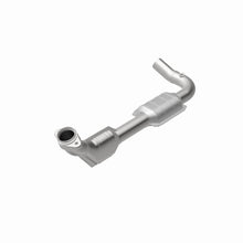 Load image into Gallery viewer, MagnaFlow Direct Fit Catalytic Converter 00-04 Ford E150 4.6L D/S