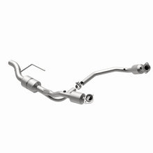 Load image into Gallery viewer, MagnaFlow Direct Fit Catalytic Converter Dodge 01-02 Ram 1500/2500/3500 Van 5.9L