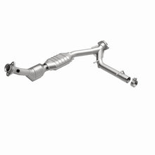 Load image into Gallery viewer, MagnaFlow Direct Fit Catalytic Converter 03 Lincoln Navigator 5.4L