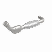 Load image into Gallery viewer, MagnaFlow Direct Fit Catalytic Converter 99-00 Ford Exped 4.6L