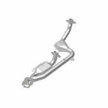 Load image into Gallery viewer, MagnaFlow Direct Fit Catalytic Converter 99-01 Continental 4.6L 50S