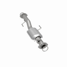 Load image into Gallery viewer, MagnaFlow Direct Fit Catalytic Converter 99-02 4Runner 3.4L rear OEM