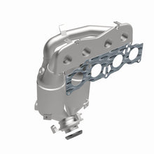 Load image into Gallery viewer, MagnaFlow Direct Fit Catalytic Converter 01-06 Toyota Highlander 2.4L