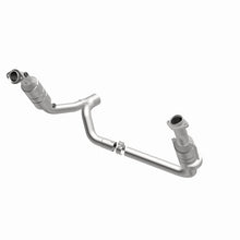 Load image into Gallery viewer, MagnaFlow Direct Fit Catalytic Converter 2006 Dodge RAM 1500 Pickup 5.7L Solid Front Axle