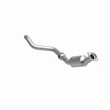 Load image into Gallery viewer, MagnaFlow DF Cat Conv Chrysler/Dodge 05-09 300/Charger /05-08 Magnum/2009 Challenger 5.7L Drv Side