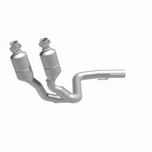 Load image into Gallery viewer, MagnaFlow Direct Fit Catalytic Converter 99-04 Jeep Grand Cherokee 4.0L Front