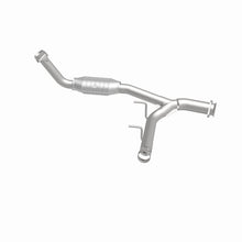 Load image into Gallery viewer, MagnaFlow Direct Fit Catalytic Converter 05 Expedition P/S 5.4L OEM