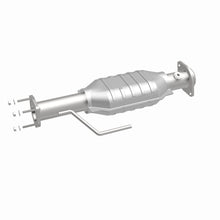 Load image into Gallery viewer, MagnaFlow Direct Fit Catalytic Converter Jeep Wrangler 00-04 OEM
