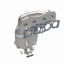 Load image into Gallery viewer, MagnaFlow Direct Fit Catalytic Converter 01-06 Toyota Highlander 2.4L