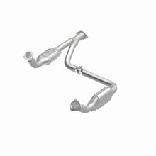Load image into Gallery viewer, MagnaFlow Direct Fit Catalytic Converter 00-01Tahoe/Yukon V8 5.7L