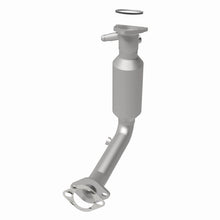 Load image into Gallery viewer, MagnaFlow Direct Fit Catalytic Converter 2000 and 2002 Ford Focus 2.0