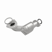 Load image into Gallery viewer, MagnaFlow Direct Fit Catalytic Converter 02-04 Tacoma 3.4L front 50S