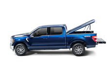 Load image into Gallery viewer, UnderCover 2021 Ford F-150 Crew Cab 5.5ft Elite LX Bed Cover - Iconic Silver - GTR Auto