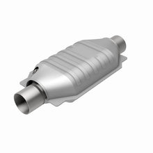 Load image into Gallery viewer, MagnaFlow Universal Catalytic Converter 3 W/O2 Boss