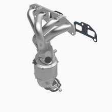Load image into Gallery viewer, MagnaFlow Direct Fit Catalytic Converter 02-06 Sentra 2.5L OEM