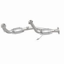 Load image into Gallery viewer, MagnaFlow Direct Fit Catalytic Converter 96-99 Ford Taurus3.0L 50S