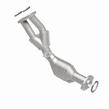 Load image into Gallery viewer, MagnaFlow Direct Fit Catalytic Converter 01-04 Tacoma 2.7L front 49S