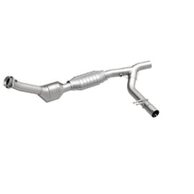 Load image into Gallery viewer, MagnaFlow Direct Fit Catalytic Converter 97-98 Expedition-Navigator