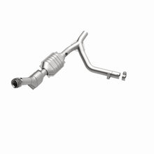 Load image into Gallery viewer, MagnaFlow Direct Fit Catalytic Converter 01 Ford Trucks 5.4L