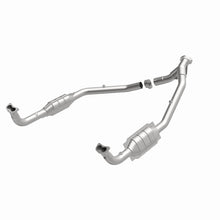 Load image into Gallery viewer, MagnaFlow Direct Fit Catalytic Converter 94-95 Disc./Defender 3.9L
