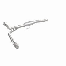 Load image into Gallery viewer, MagnaFlow Direct Fit Catalytic Converter 00-03 Durango 2WD OEM