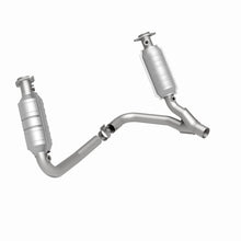 Load image into Gallery viewer, MagnaFlow Direct Fit Catalytic Conv 05-06 Dodge Dakota/2006 Mitsubishi Raider 3.7L Y-Pipe Assembly