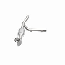 Load image into Gallery viewer, MagnaFlow Direct Fit Catalytic Converter 97-98 Ford Expedition 4.6