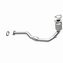 Load image into Gallery viewer, MagnaFlow Direct Fit Catalytic Converter 02-03 Saturn Vue 3.0L Front