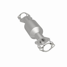 Load image into Gallery viewer, MagnaFlow Direct Fit Catalytic Converter 03-06 Kia Sorento 3.5L rear