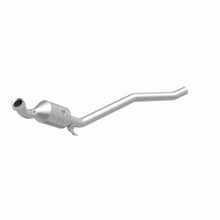 Load image into Gallery viewer, MagnaFlow Direct Fit Catalytic Converter 2006-2011 R350 3.5 L Underbody