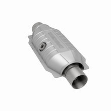 Load image into Gallery viewer, MagnaFlow Universal Catalytic Converter 2.50 Mid O2 Rear