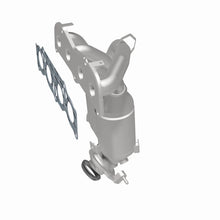 Load image into Gallery viewer, MagnaFlow Direct Fit Catalytic Converter 01-06 Toyota Highlander 2.4L