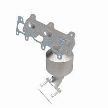 Load image into Gallery viewer, MagnaFlow Direct Fit Catalytic Converter 05-08 Kia Sportage 2.7L Driver Side