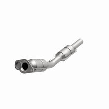 Load image into Gallery viewer, MagnaFlow Direct Fit Catalytic Converter 03-04 Pontiac Vibe 1.8L